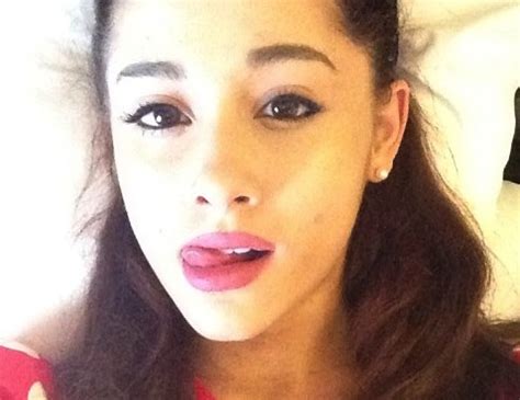 Ariana Grande Masturbating Leak Porn Videos 